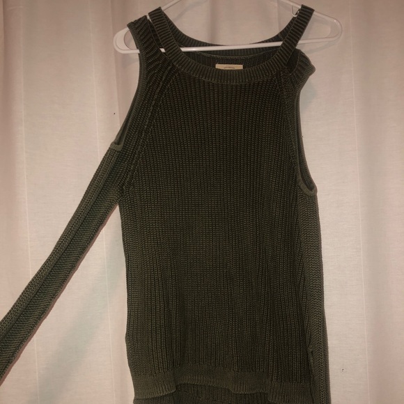 Hollister sweater - Picture 2 of 2